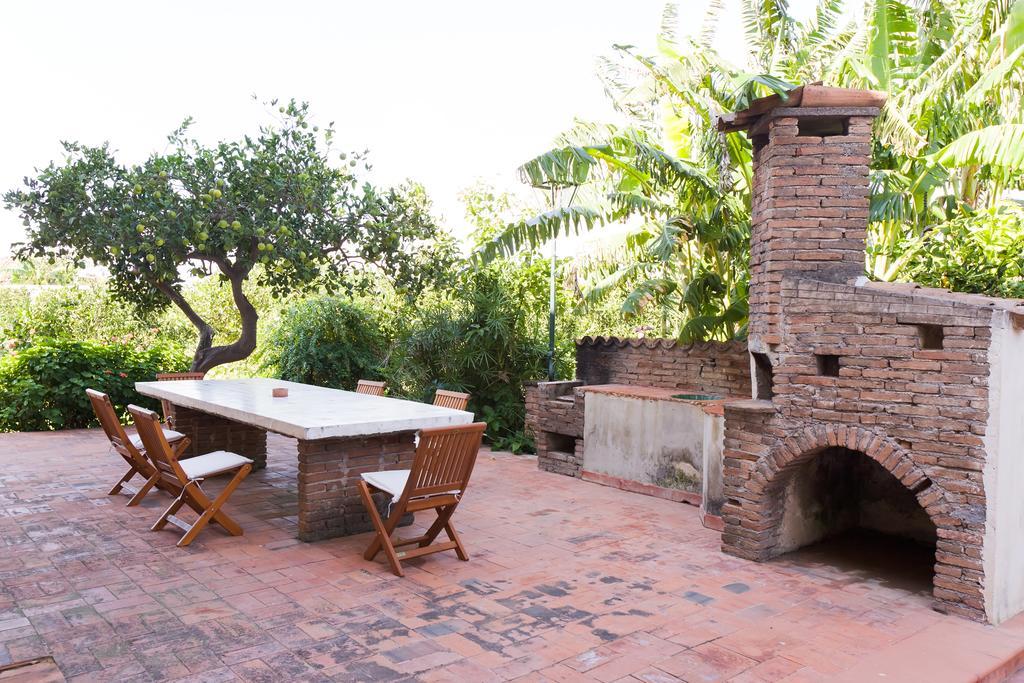 Orange Park - Agriturismo Villa Misterbianco Dış mekan fotoğraf